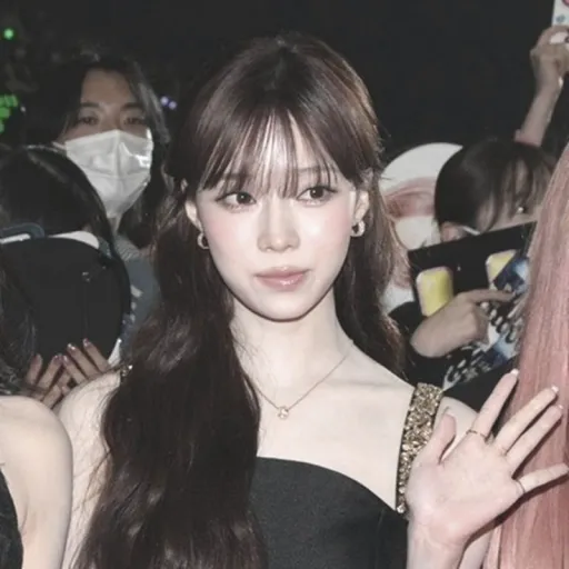 creator 𝑔𝑙𝑖𝑚𝑚𝑒𝑟_冬天's avatar