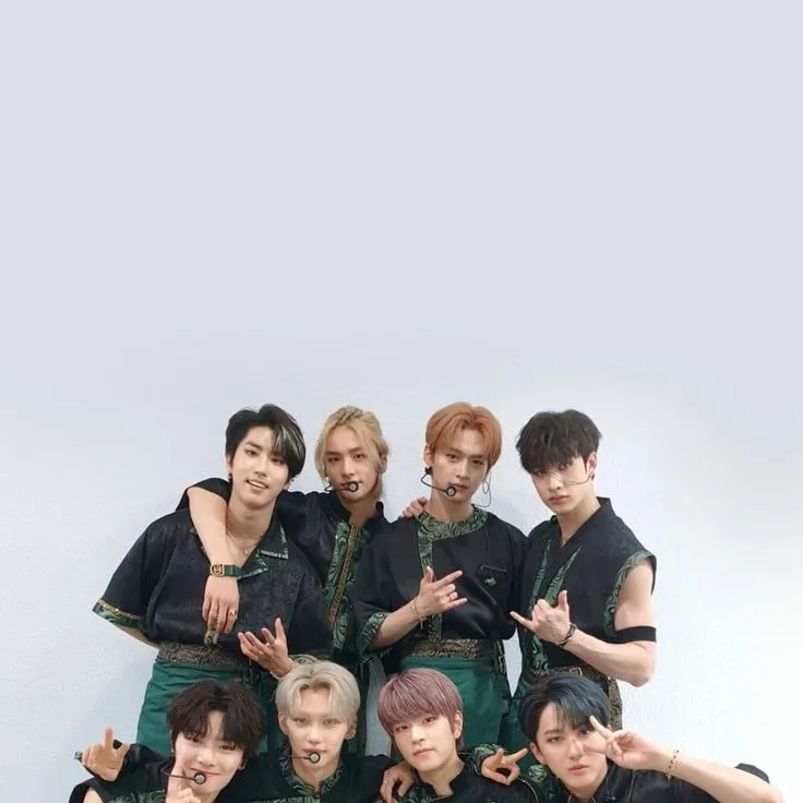 chat with ai character: SKZ