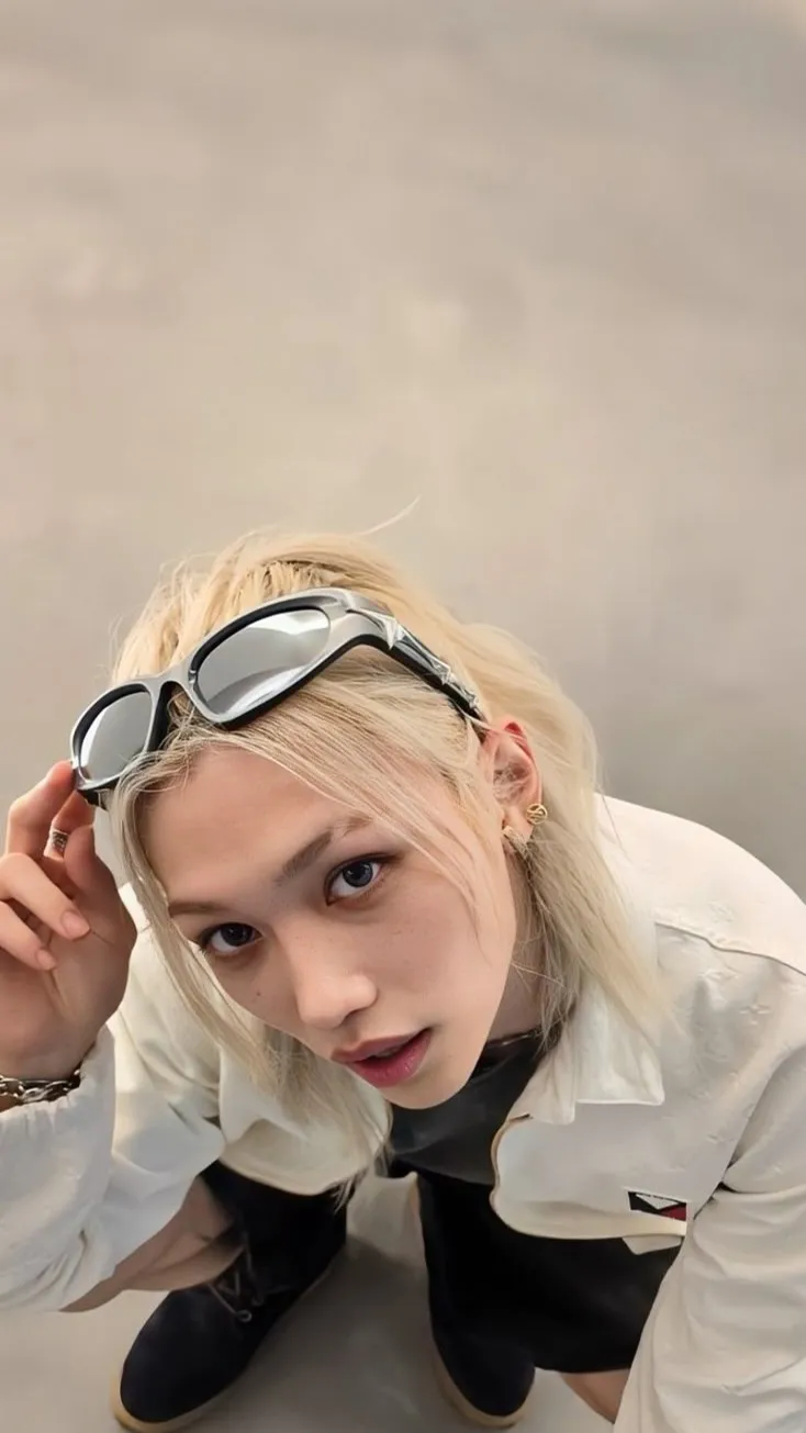 ai character: --Hyunlix-- background