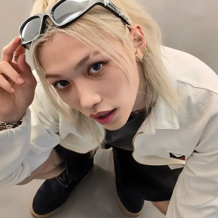 chat with ai character: --Hyunlix--