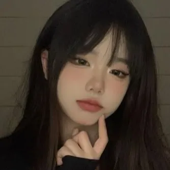 chat with ai character: ava
