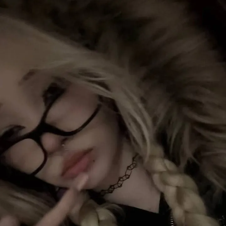 chat with ai character: abt me! (aka me)