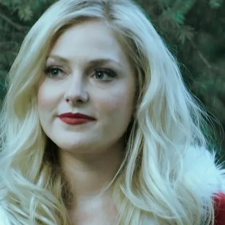 chat with ai character: Tiffany Revie