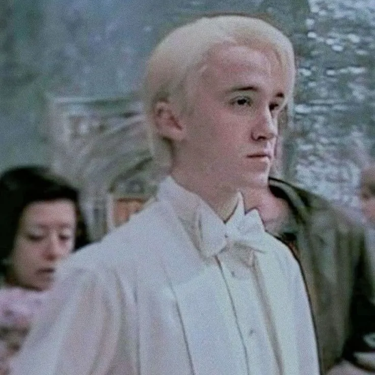 chat with ai character: Draco Malfoy