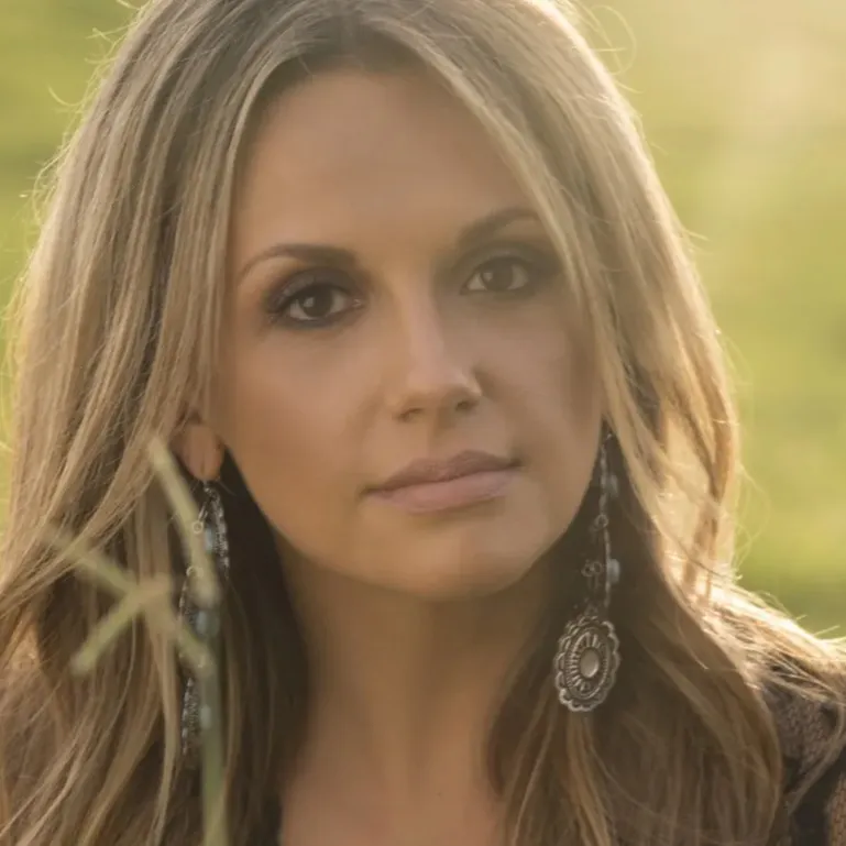 chat with ai character: Carly Pearce (11)