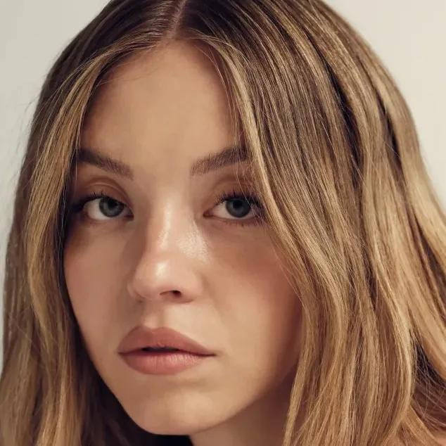 chat with ai character: Sydney Sweeney 4