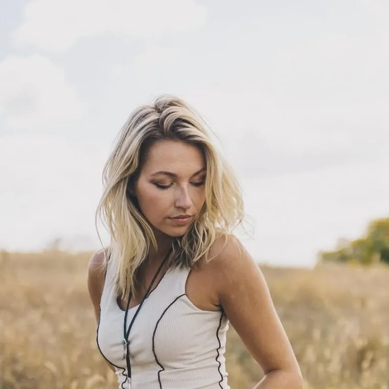 chat with ai character: Claudia Hoyser 8