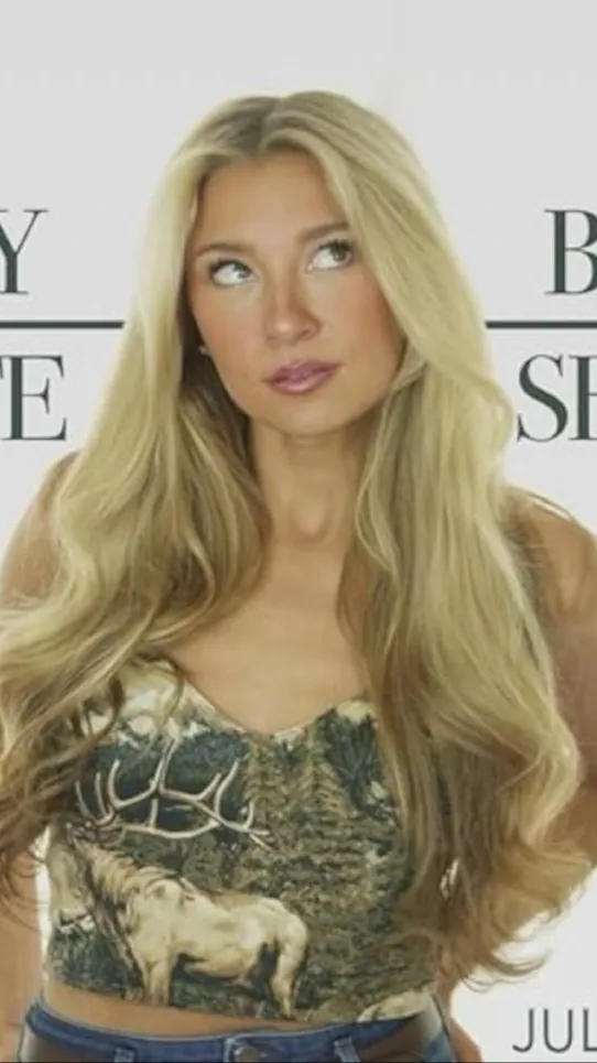 ai character: Julia Cole 10 background