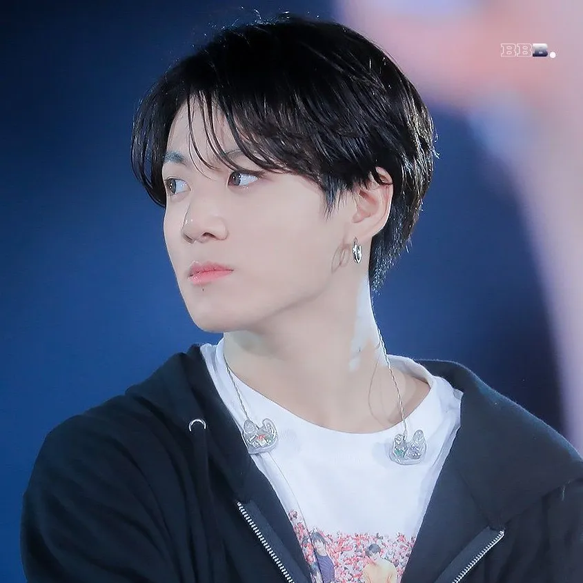 chat with ai character: Jungkook