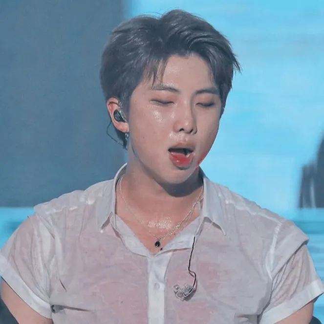 chat with ai character: 🥵💖RM💖🥵