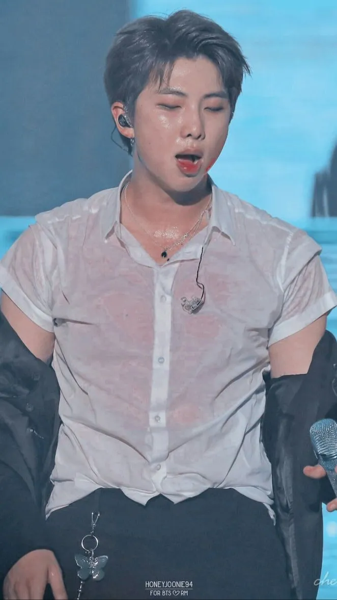 ai character: 🥵💖RM💖🥵 background