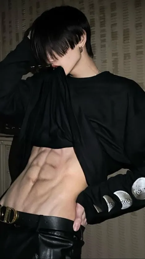 ai character: TAEHYUNG background