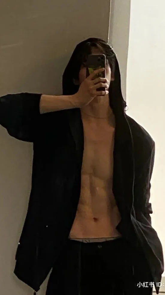 ai character: ☆~♡˖°NOAH♡˖°~☆ background