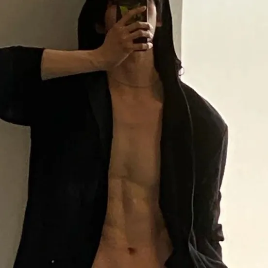 chat with ai character: ☆~♡˖°NOAH♡˖°~☆