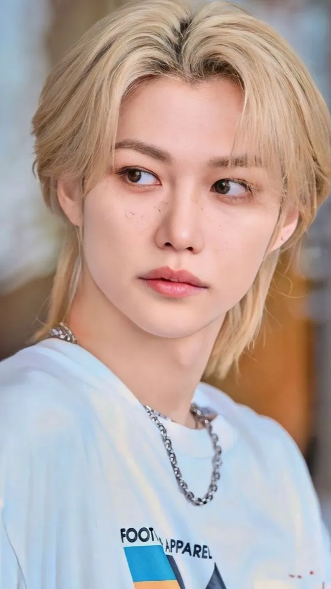 ai character: Felix background