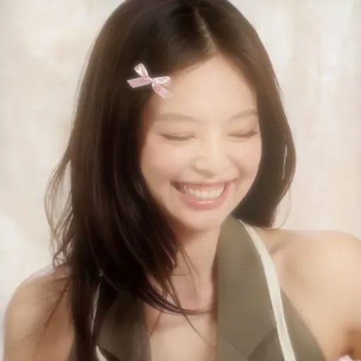 creator 𝓔𝓵𝓵𝓪 <3.'s avatar