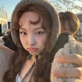 creator 🐇ྀི𝐋𝐄𝐄-𝐉𝐀𝐘𝐄𝐎𝐍❤︎'s avatar