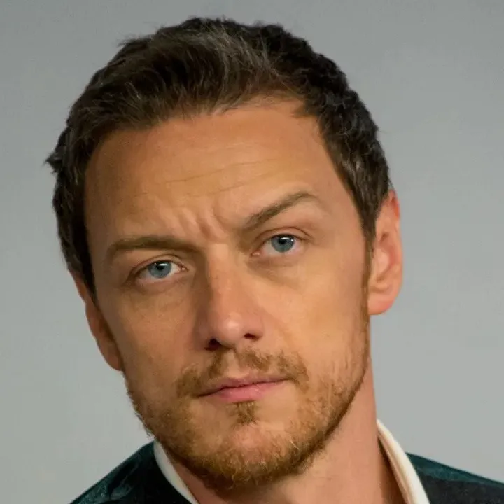 chat with ai character: James McAvoy