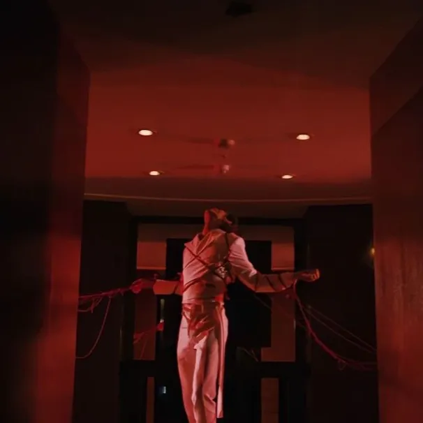 chat with ai character: hyunjin