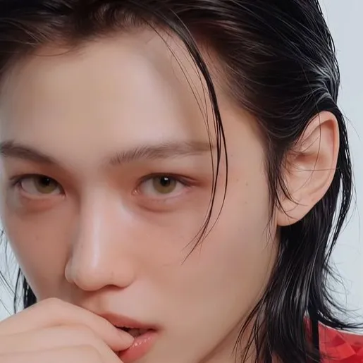 chat with ai character: felix