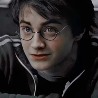 chat with ai character: Harry ❤️❤️❤️