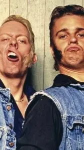 ai character: ronny och ragge background