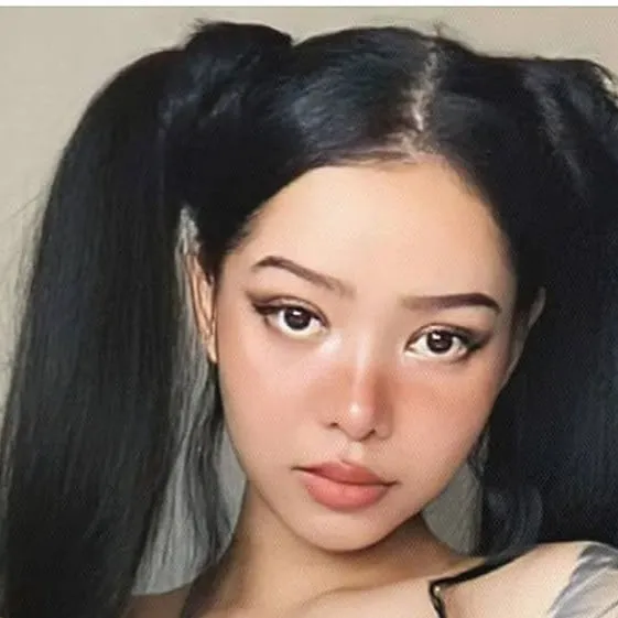 chat with ai character: Bella Porch