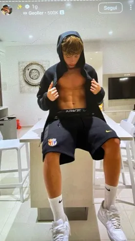 ai character: Dustin background