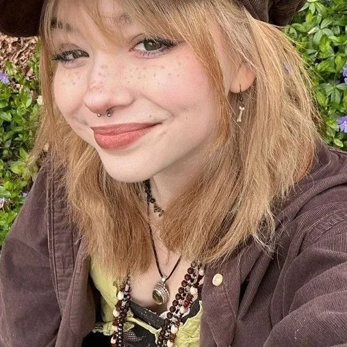 chat with ai character: Arya