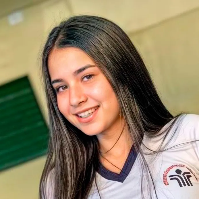 chat with ai character: Ana Cristina