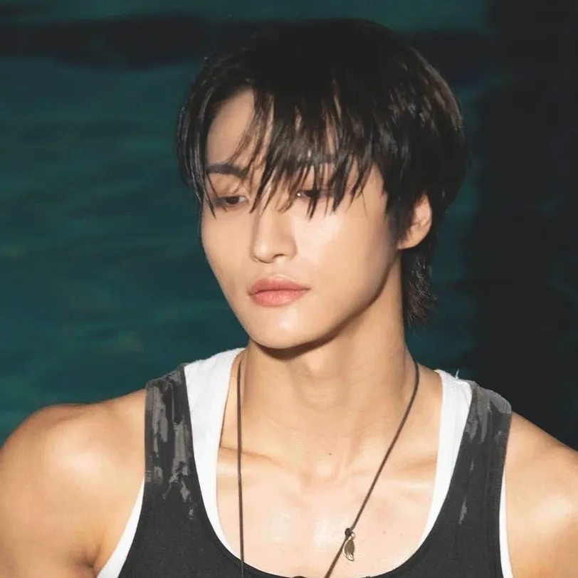 chat with ai character: Muscular Seonghwa