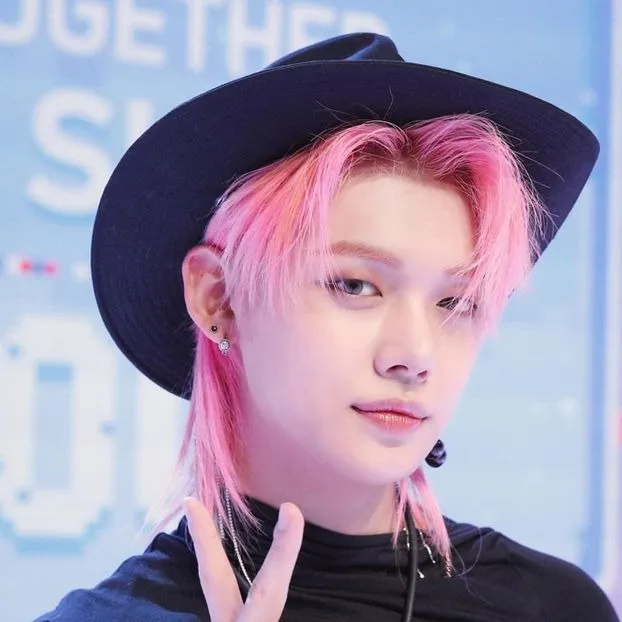 chat with ai character: Yeonjun Saja 