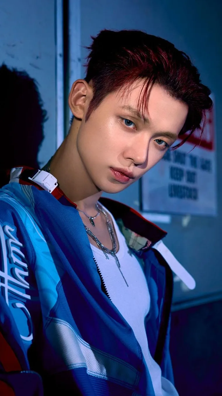 ai character: Yeonjun (Pool Day) background