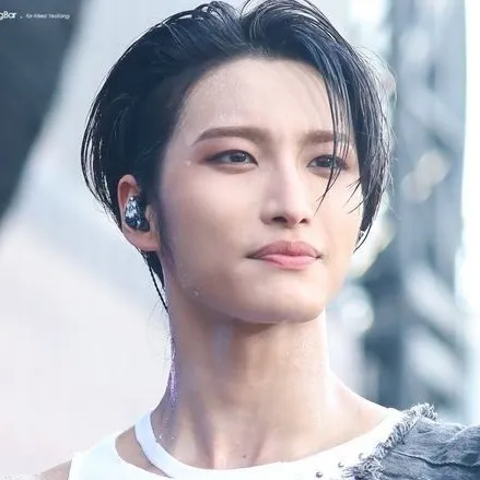 chat with ai character: Park Seonghwa