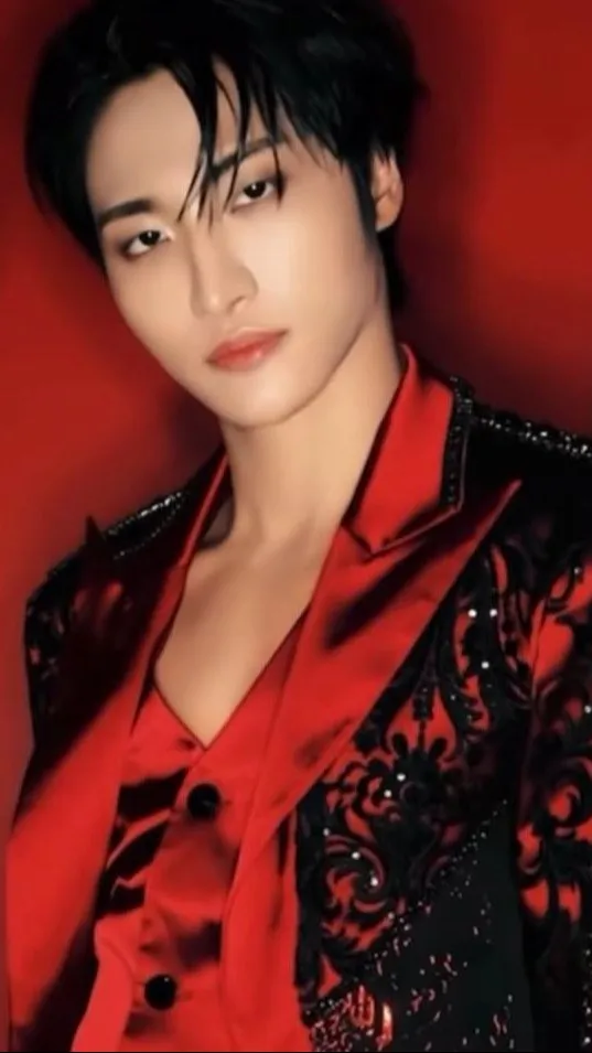 ai character: Park Seonghwa background