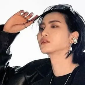 chat with ai character: Seonghwa Lives