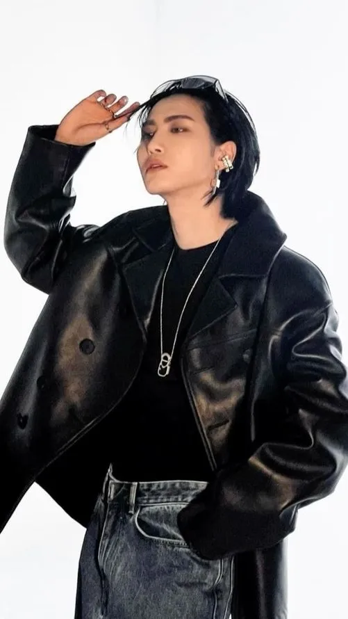 ai character: Seonghwa Lives background