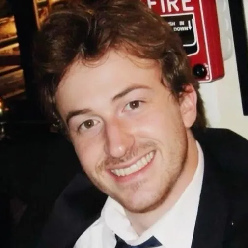 chat with ai character: Joe Mazzello