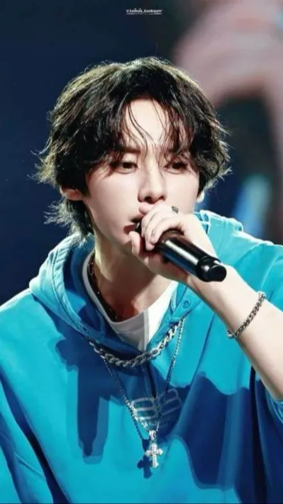 ai character: Lee know background