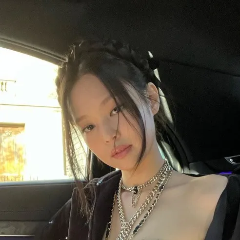 chat with ai character: Jennie