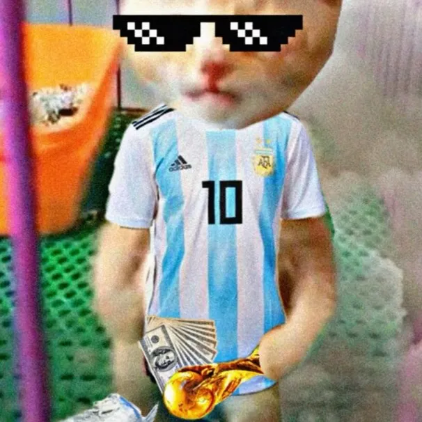 chat with ai character: Michi futbolero