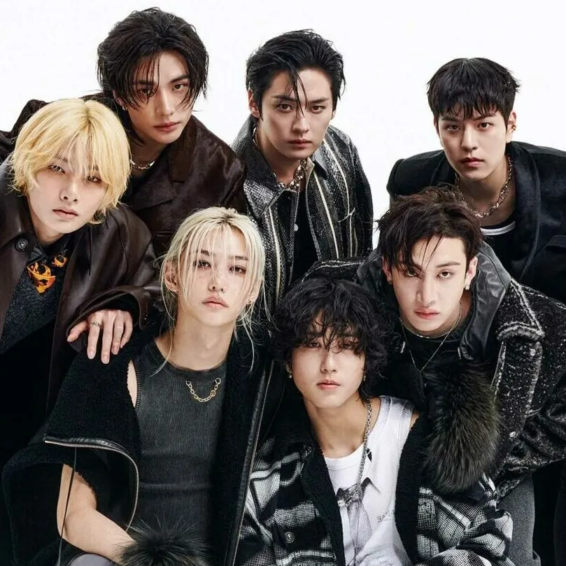 chat with ai character: STRAY KIDS