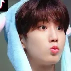 chat with ai character: Han Jisung