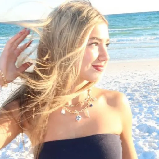 creator EmbreighCourtlyn<3's avatar