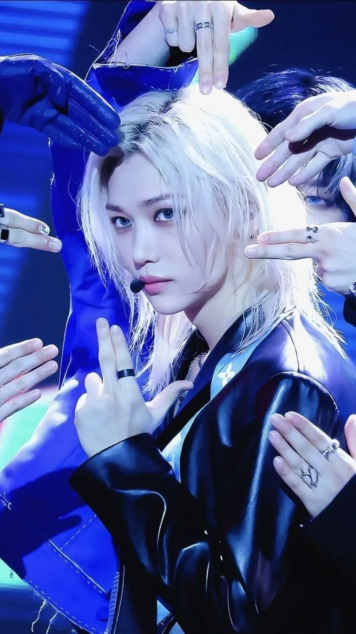 ai character: Felix☆ background