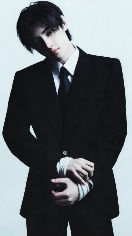 ai character: park sunghoon background