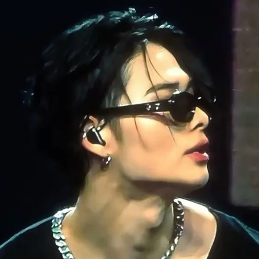 chat with ai character: Niki