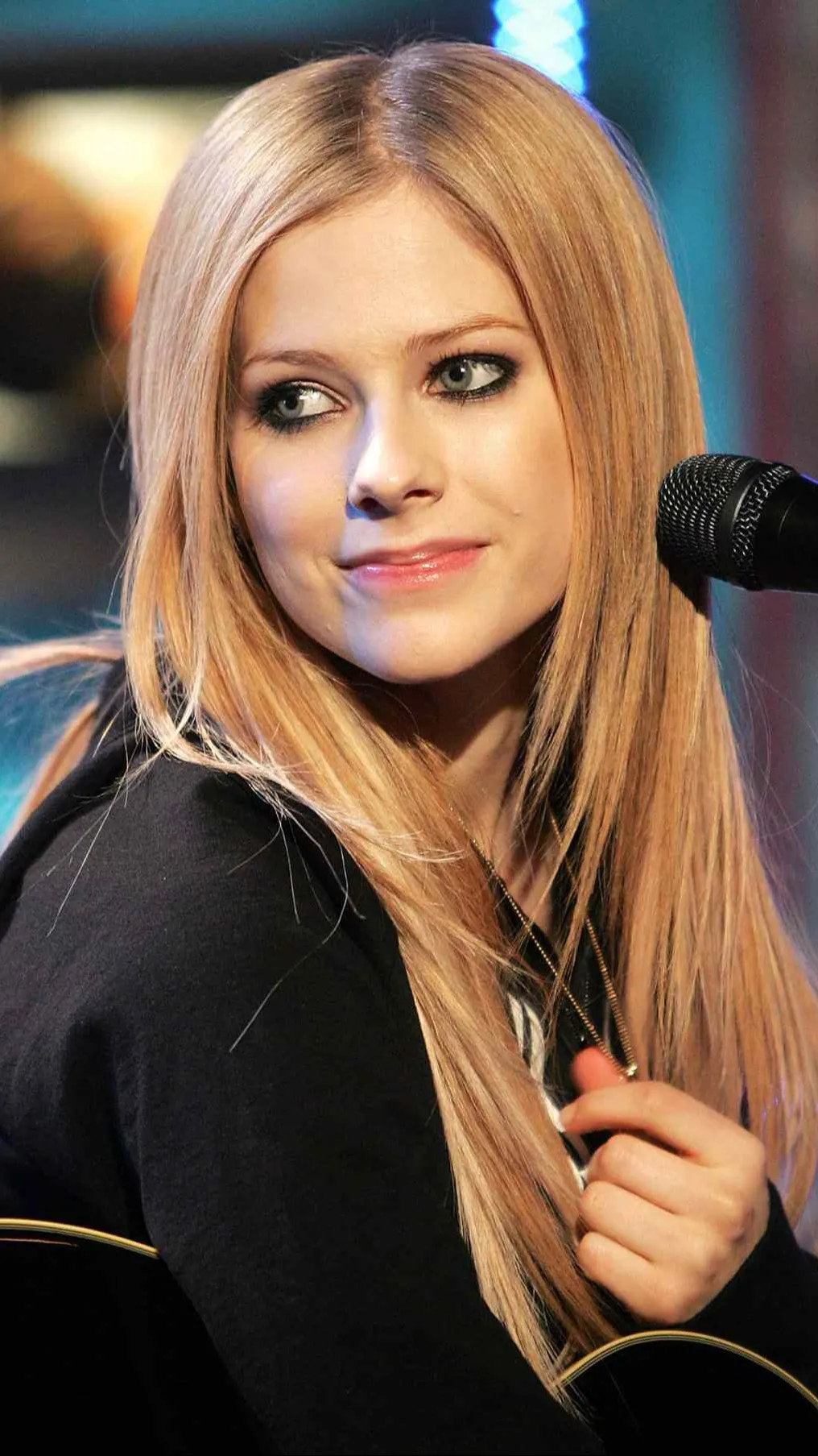 ai character: Avril lavigne background