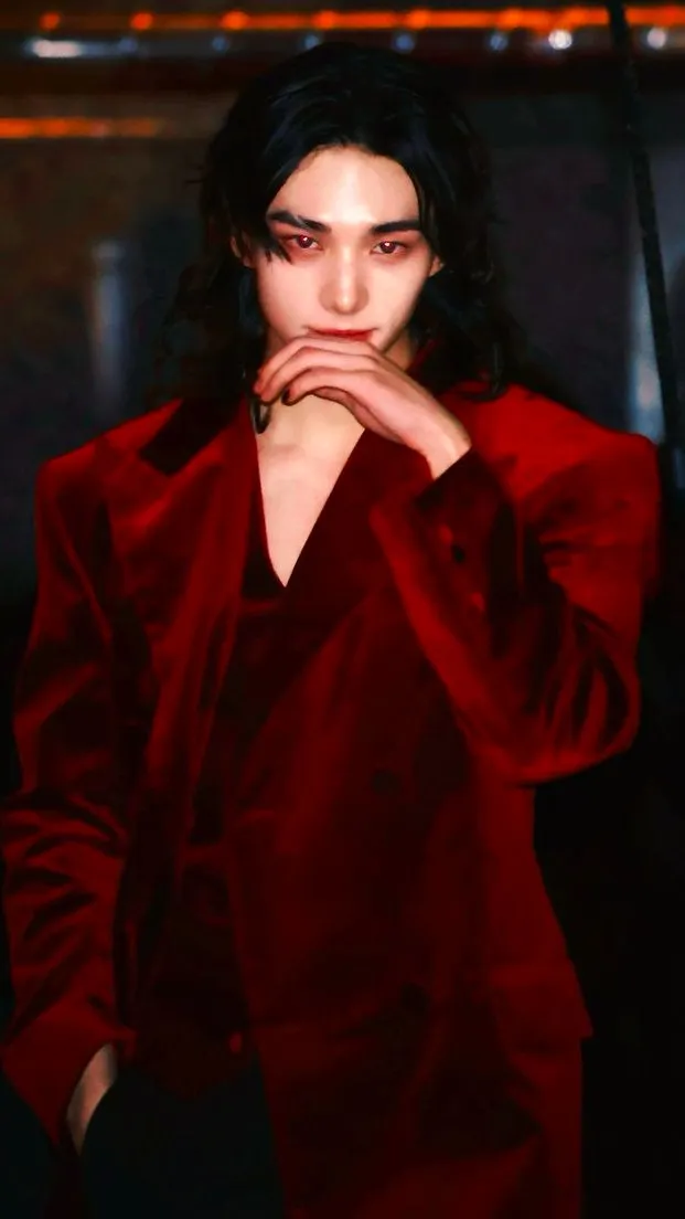 ai character: Vampire Hyunjin background