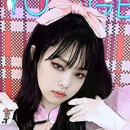 creator Talkior-r33i1vOE's avatar